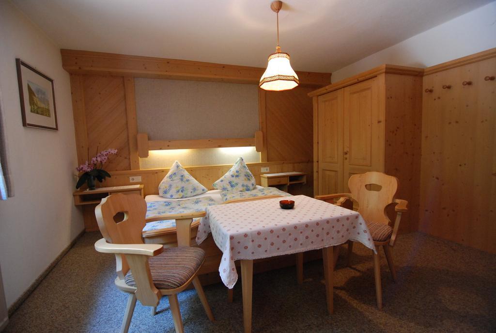 Ferienwohnung Pension Tirol Bichlbach Δωμάτιο φωτογραφία
