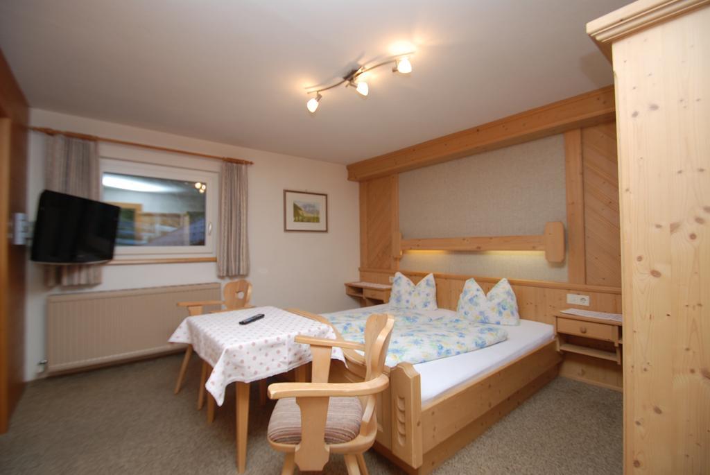 Ferienwohnung Pension Tirol Bichlbach Δωμάτιο φωτογραφία
